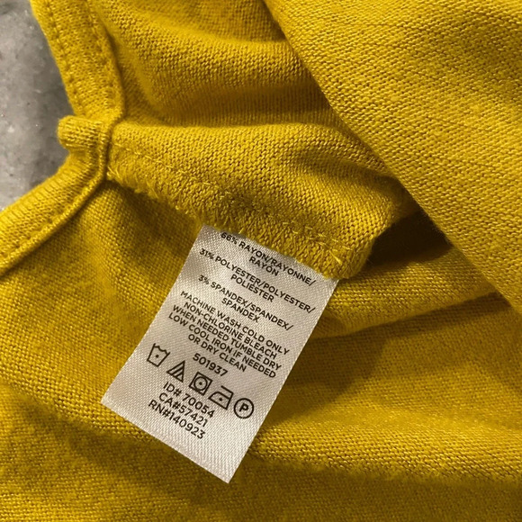 Loft Mustard Yellow Knit Stretch Split Hem Back Strap Tank Top Size XS - Picture 9 of 9